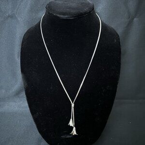 Vtg Avon Calla Lily Flowers Lariat Style Silver & Gold Tone Pendant Necklace 26”